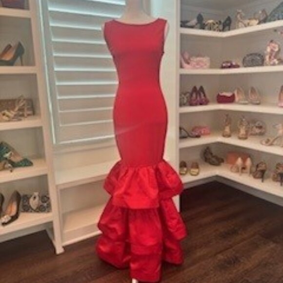 ❤️ Red Tiered Ruffle Mermaid Gown – Statement Formal Dress ❤️ - Picture 2 of 5